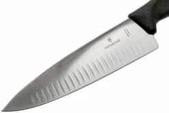 Victorinox SwissClassic 6.8083.20G Cuchillo De Chef Con Hoyuelos 20 Cm, Negro -Cuchillos Ventas 2024 VT6 8083 20G 03 victorinox